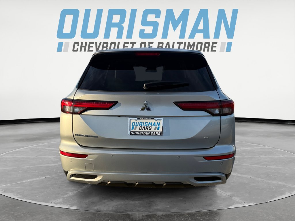 Used 2024 Mitsubishi Outlander AWD image 5