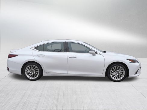 Used 2019 Lexus ES 300h w/ Accessory Package 2 image 8