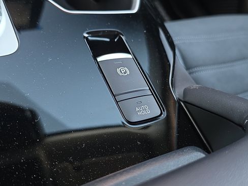 New 2026 Mitsubishi Outlander SE image 23