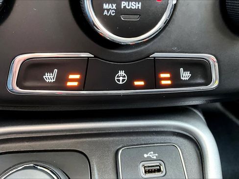 Used 2018 Jeep Compass Latitude w/ Cold Weather Group image 35