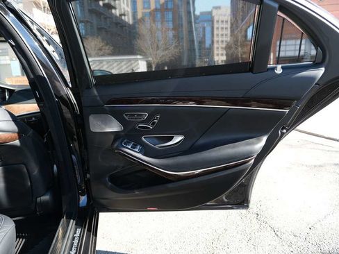 Used 2018 Mercedes-Benz S 560 4MATIC Sedan w/ Premium Package image 29