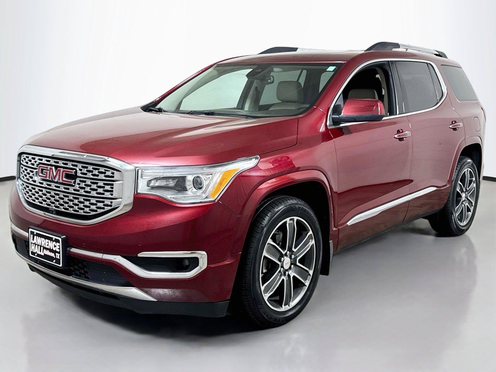 Used 2018 GMC Acadia Denali w/ Technology Package AWD/4WD image 1