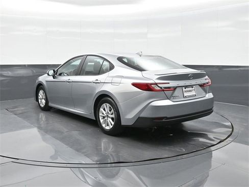 New 2026 Toyota Camry LE image 8