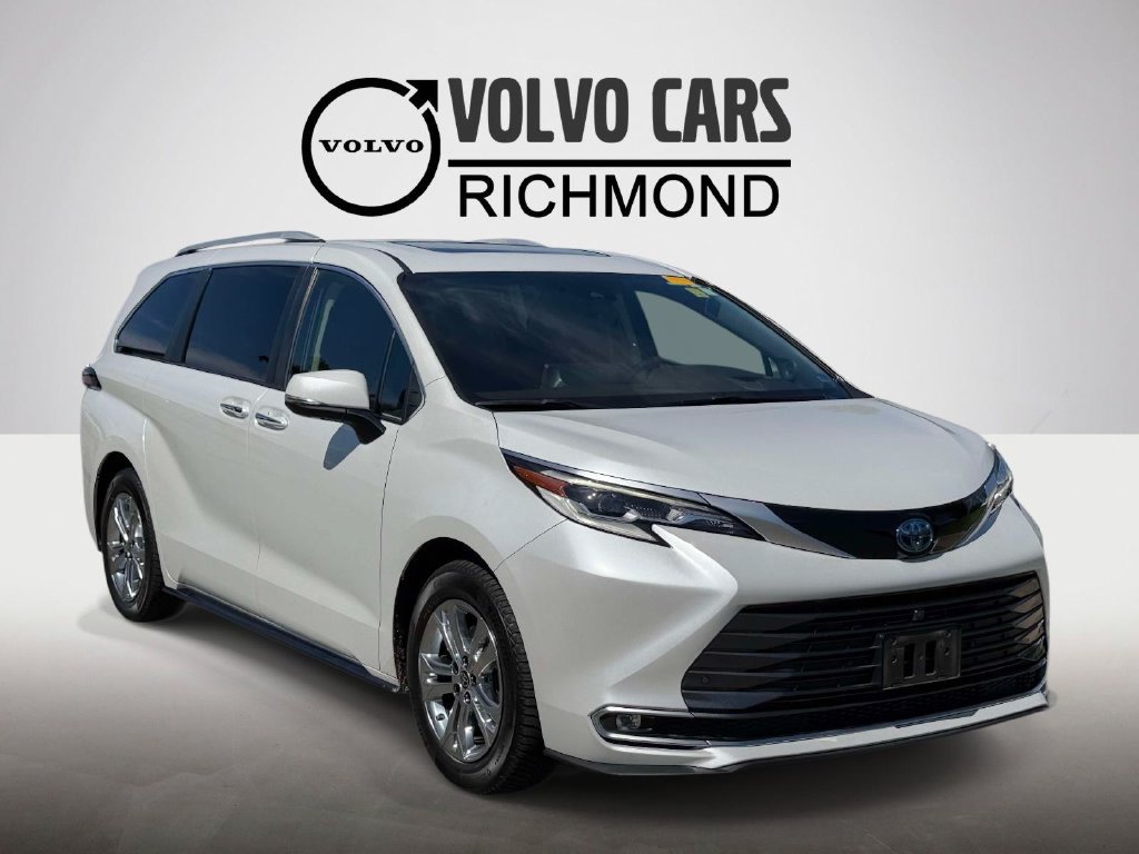 Used 2022 Toyota Sienna Platinum AWD/4WD image 1