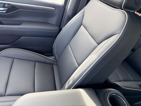 New 2026 Chevrolet Suburban Premier image 28