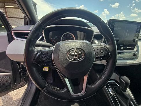 Used 2022 Toyota Corolla SE w/ SE Preferred Package FWD image 5