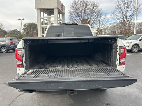 Used 2022 Nissan Titan PRO-4X w/ Pro-4x Convenience Package image 8