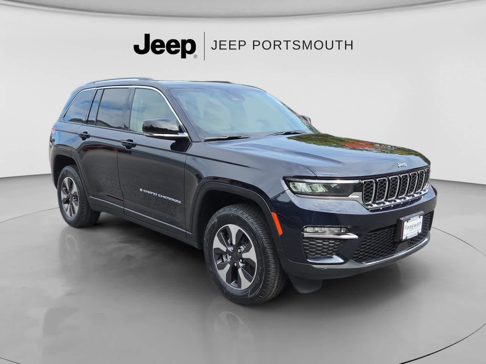 Used 2023 Jeep Grand Cherokee 4WD 4xe image 1
