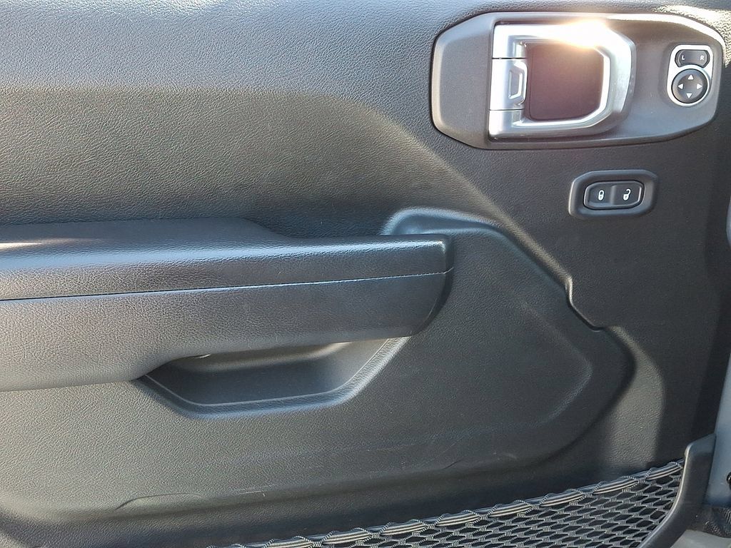 Used 2021 Jeep Wrangler Sport AWD/4WD image 14