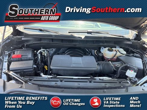 Used 2025 Chevrolet Suburban RST w/ Advanced Technology Package AWD/4WD image 1