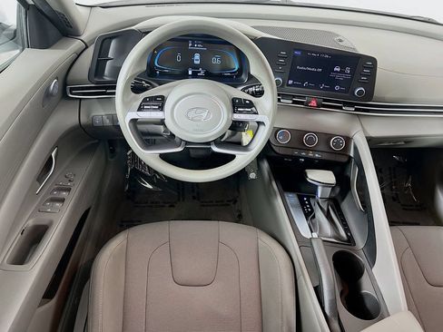 Used 2024 Hyundai Elantra SE FWD image 20