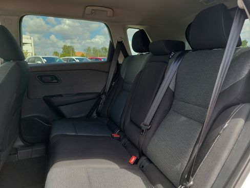 Used 2022 Nissan Rogue S image 14