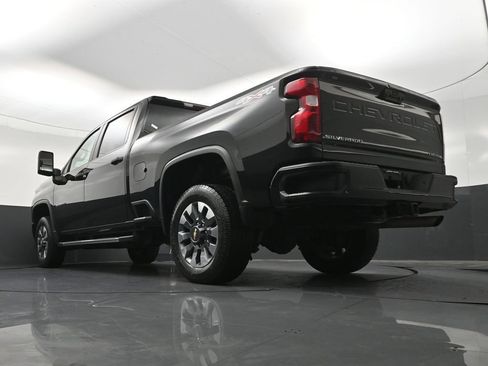 Used 2022 Chevrolet Silverado 2500 Custom w/ Custom Convenience Package AWD/4WD image 29