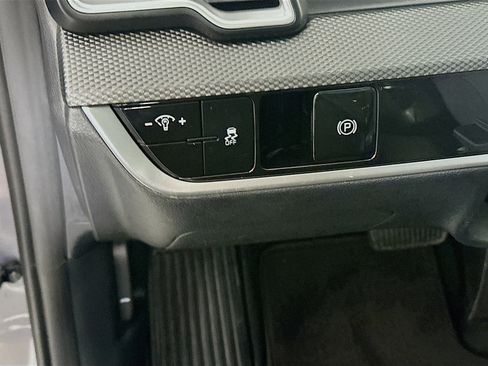 Used 2025 Kia Sportage LX FWD image 17