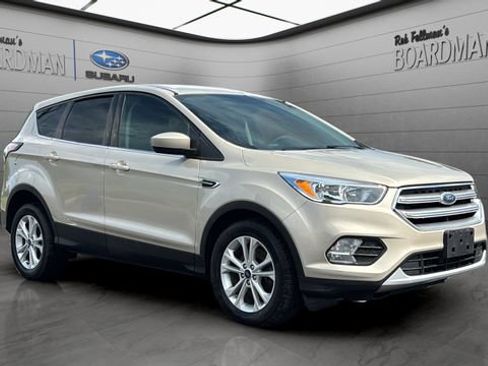 Used 2017 Ford Escape SE w/ SE Cold Weather Package FWD image 1