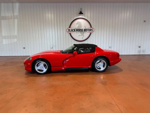 Used 1994 Dodge Viper RT/10 image 2