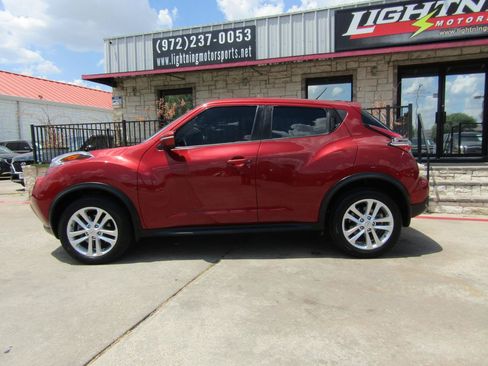 Used 2016 Nissan Juke S FWD image 2