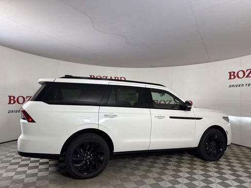 New 2025 Lincoln Navigator Reserve w/ Jet Appearance Package image 8