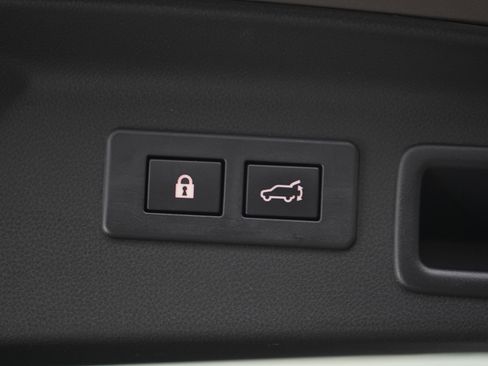 Used 2025 Subaru Forester Premium AWD/4WD image 17