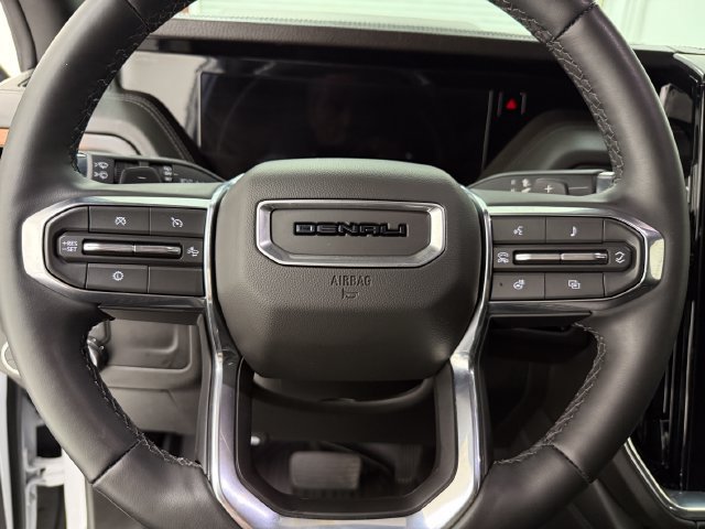 Used 2026 GMC Yukon Denali w/ Sun & Power Step Package RWD image 10