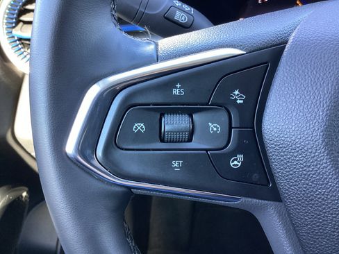 Used 2025 Chevrolet Trax LT w/ LT Convenience Package image 18