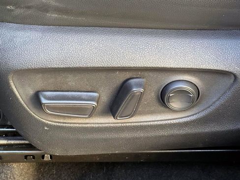 Used 2024 Toyota Highlander XSE image 14