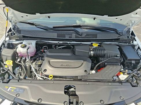 New 2025 Chrysler Pacifica Select AWD/4WD image 20