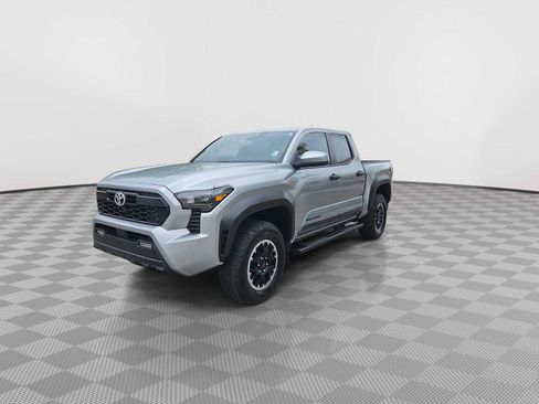 Used 2024 Toyota Tacoma TRD Off-Road w/ TRD Off Road Upgrade Package AWD/4WD image 4