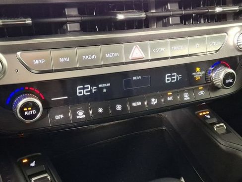 Used 2024 Kia Telluride S AWD/4WD image 18