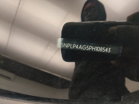 Used 2023 Hyundai Elantra Limited image 33