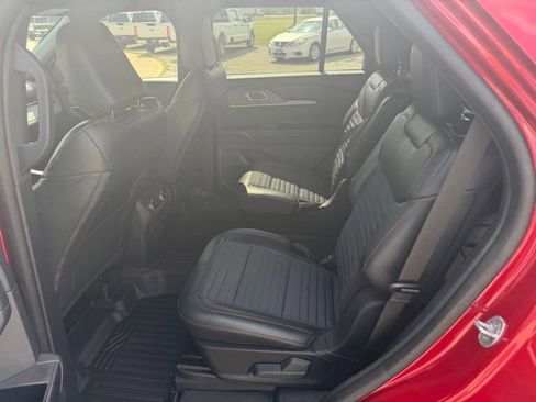 Used 2025 Ford Explorer ST-Line w/ Premium Package RWD image 10