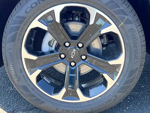 New 2026 Chevrolet Equinox LT w/ Convenience Package II FWD image 5
