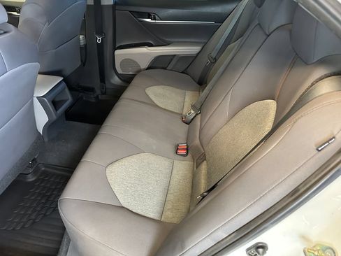 Used 2020 Toyota Camry LE AWD/4WD image 21