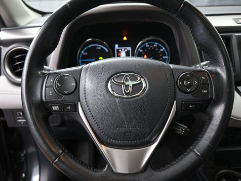 Used 2018 Toyota RAV4 XLE w/ Convenience Package image 11