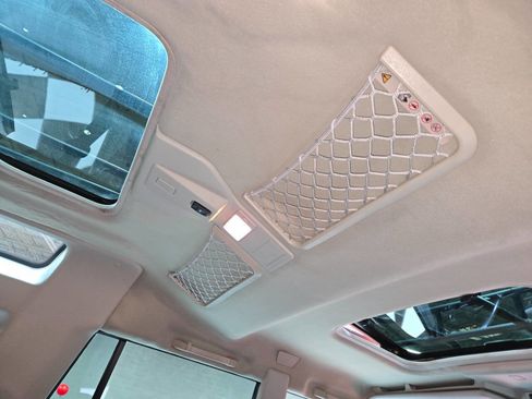 Used 2004 Land Rover Discovery S image 78