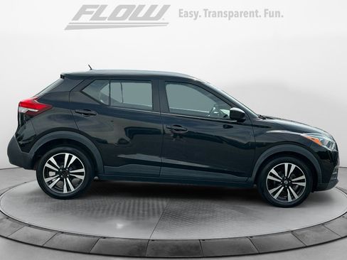 Used 2020 Nissan Kicks SV FWD image 10