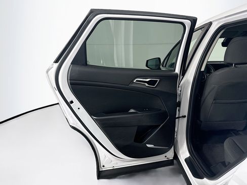 Used 2025 Kia Sportage LX image 25