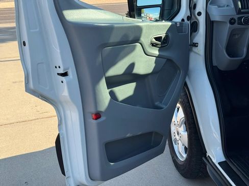 Used 2019 Ford Transit 350 XLT RWD image 10