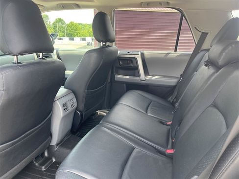Used 2011 Toyota 4Runner SR5 w/ Convenience Pkg RWD image 10