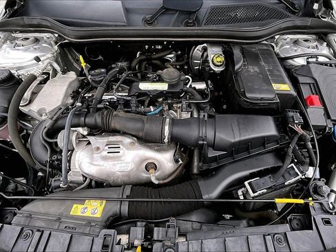 Used 2016 Mercedes-Benz GLA 250 4MATIC image 30