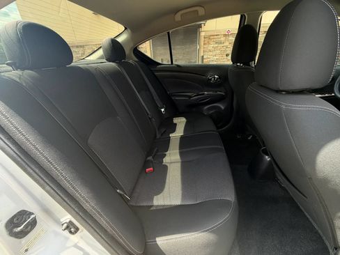 Used 2018 Nissan Versa SV FWD image 29