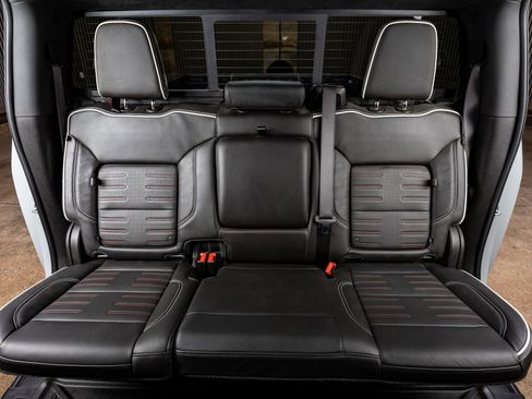 Used 2024 GMC Sierra 2500 AT4X image 35