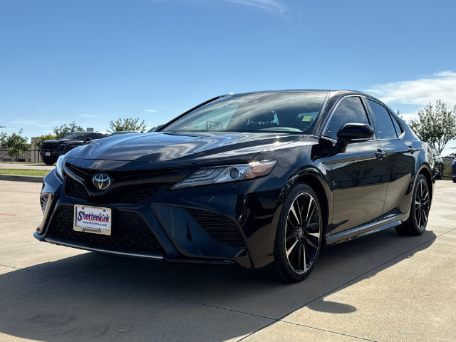 Used 2019 Toyota Camry XSE FWD image 3