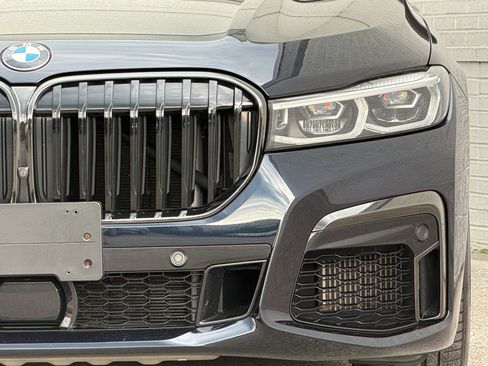 Used 2022 BMW M760i xDrive w/ Luxury Rear Seating Package AWD/4WD image 12