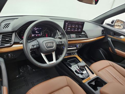 Used 2023 Audi Q5 2.0T Premium w/ Convenience Package AWD/4WD image 14