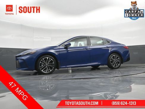 Used 2025 Toyota Camry XLE FWD image 42