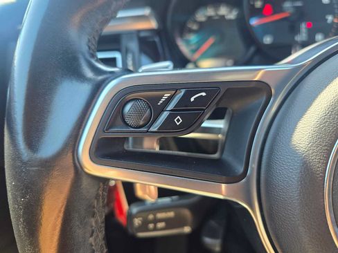 Used 2019 Porsche Macan AWD/4WD image 32