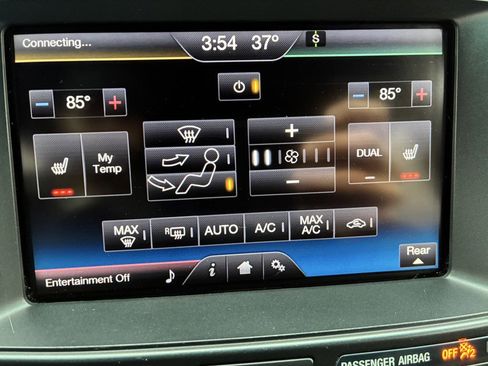 Used 2016 Ford Explorer XLT w/ Equipment Group 202A image 10