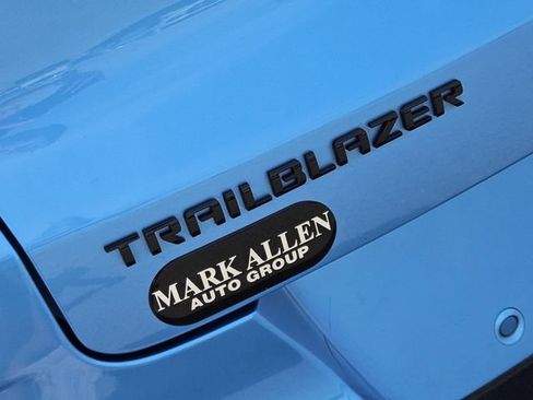 Used 2025 Chevrolet TrailBlazer RS w/ Convenience Package FWD image 11