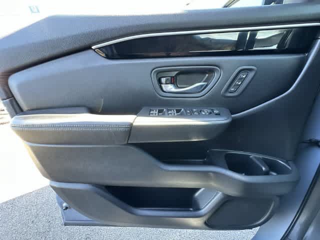 Used 2025 Honda Pilot Touring image 19